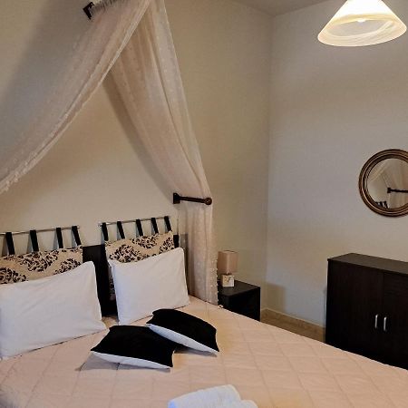 Guesthouse Aelia Loutraki  Bagian luar foto