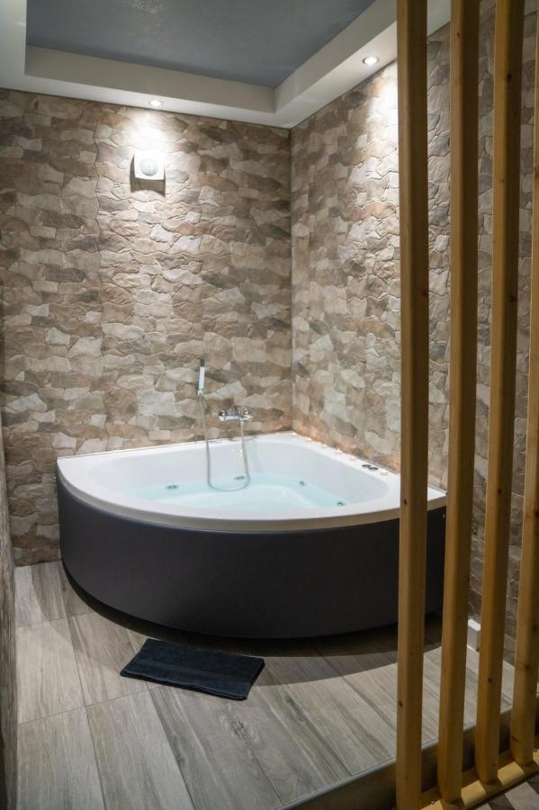 Guesthouse Aelia Loutraki  Bagian luar foto